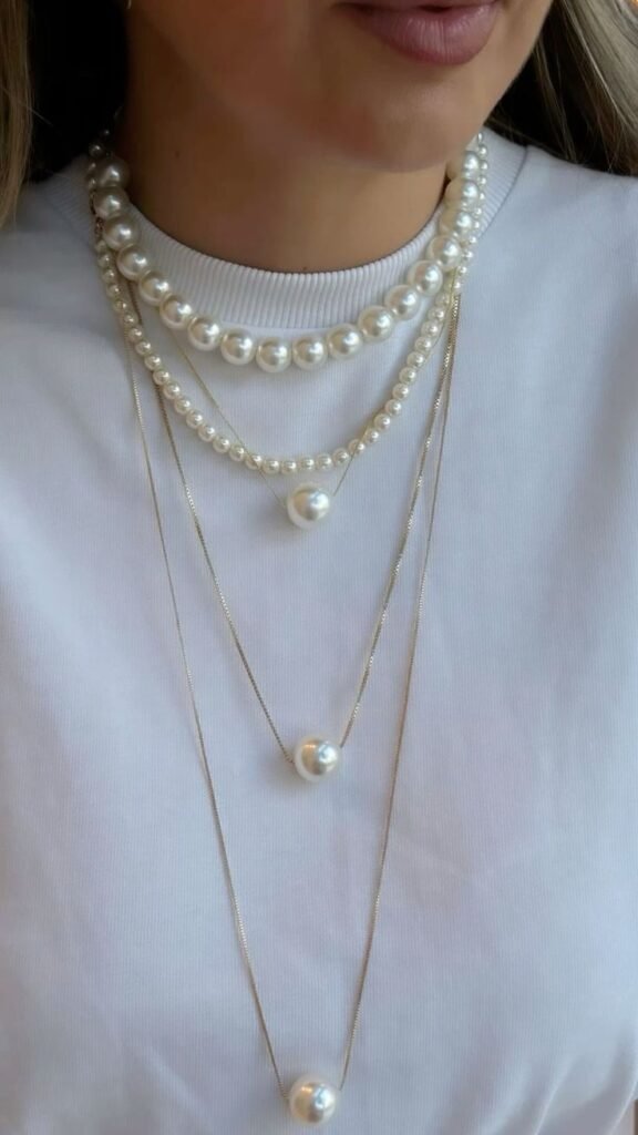 Colar de Pérolas Moderno: Como Usar a Tendência Mais Elegante e Atemporal 17 Como Combinar Colares de Pérolas