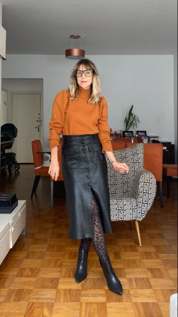 Saia midi couro: como usar, combinar e criar looks elegantes em todas as estações 14 Como combinar saia midi couro