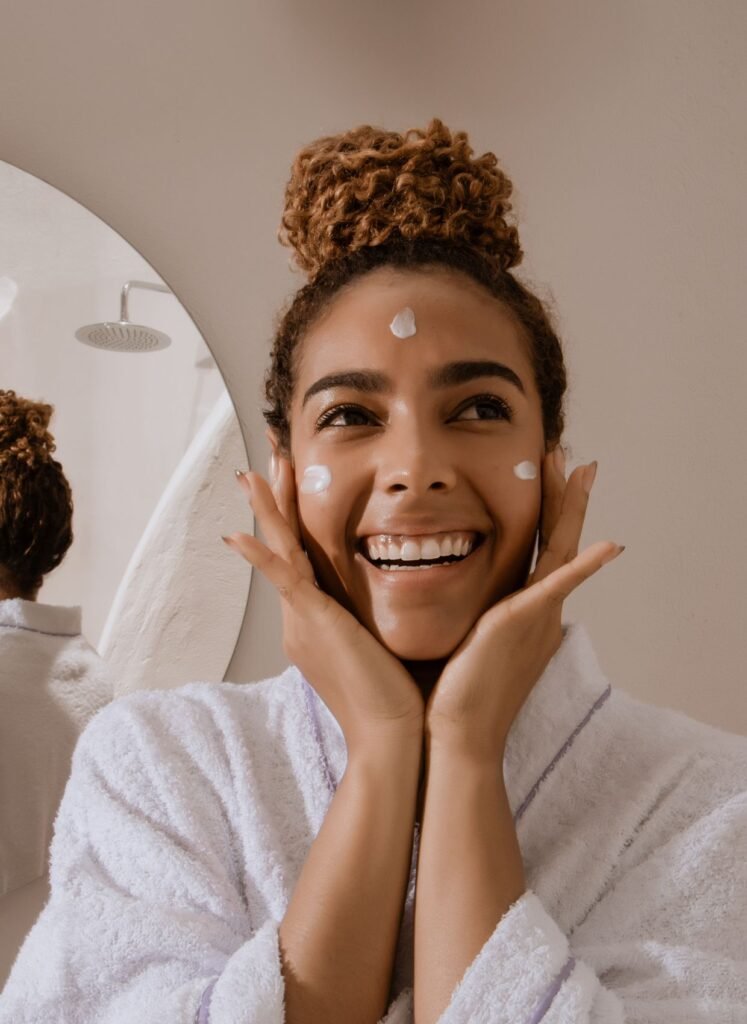 Protetor solar com cor: 10 benefícios que explicam por que ele virou queridinho do skincare 15 Qual o melhor acabamento do protetor solar com cor para cada tipo de pele
