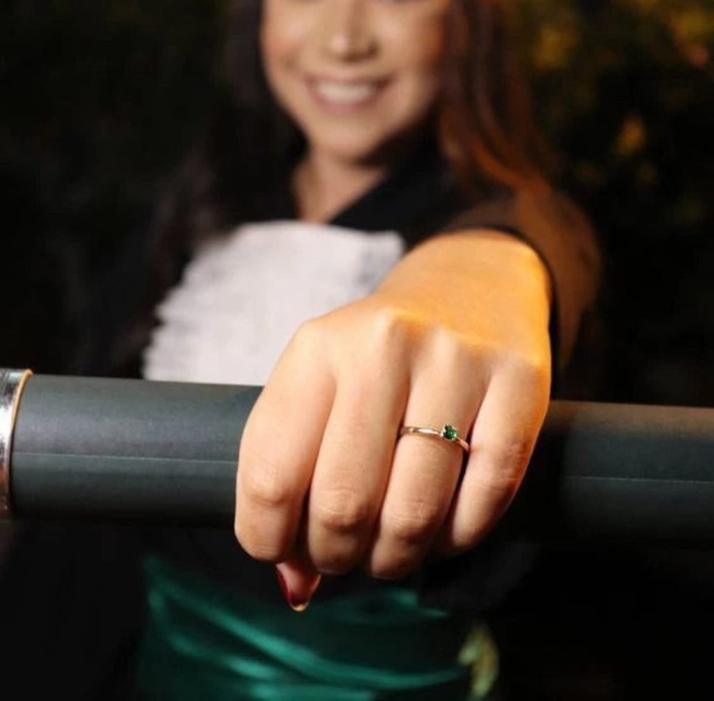 Anel de formatura feminino: modelos, pedras, significados e como escolher o seu 3 cor da pedra do anel de formartura