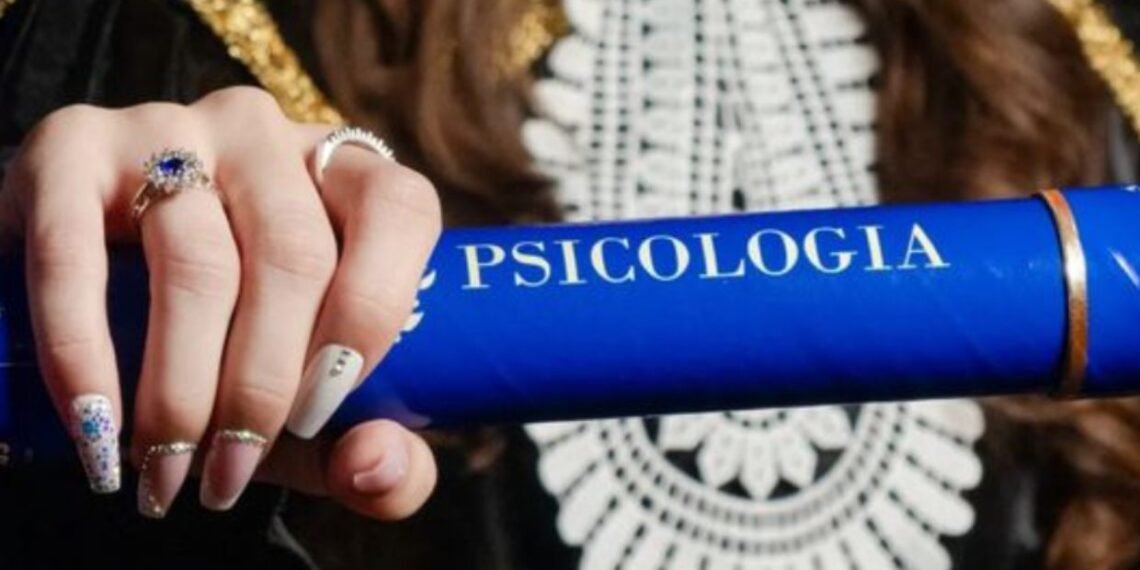 Anel de formatura feminino: modelos, pedras, significados e como escolher o seu 1 Como escolher o Anel de formatura