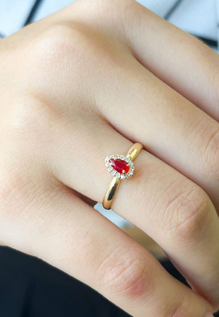 Anel de formatura feminino: modelos, pedras, significados e como escolher o seu 2 Anel de formatura feminino