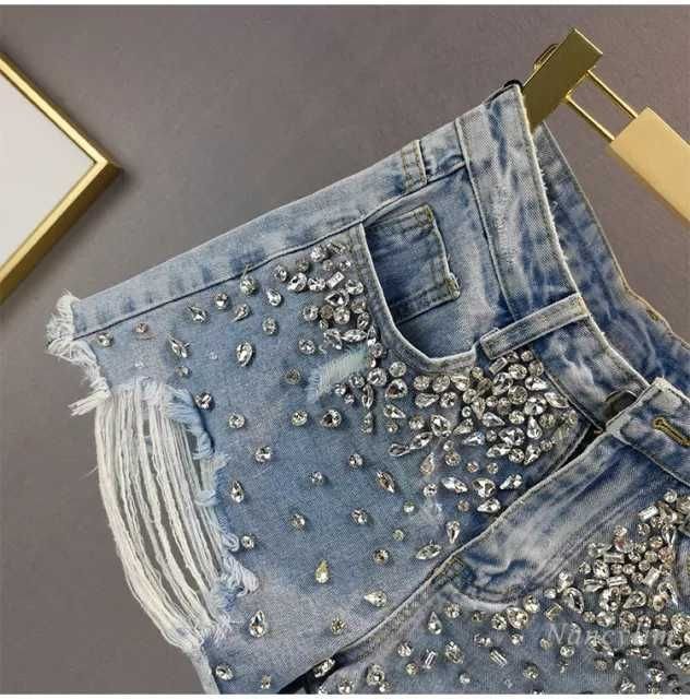 Looks para Festival e Balada: Como Usar Brilho e Personalizar Roupas para o Rock in Rio 4 Como Usar Brilho e Personalizar Roupas