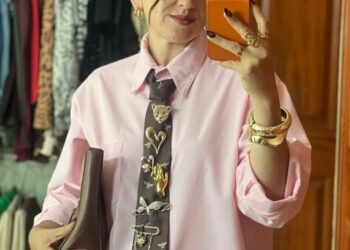 Como Transformar Look Básico com Acessórios: 5 Truques Rápidos de Estilo 30 Transformar Look Básico com Acessórios