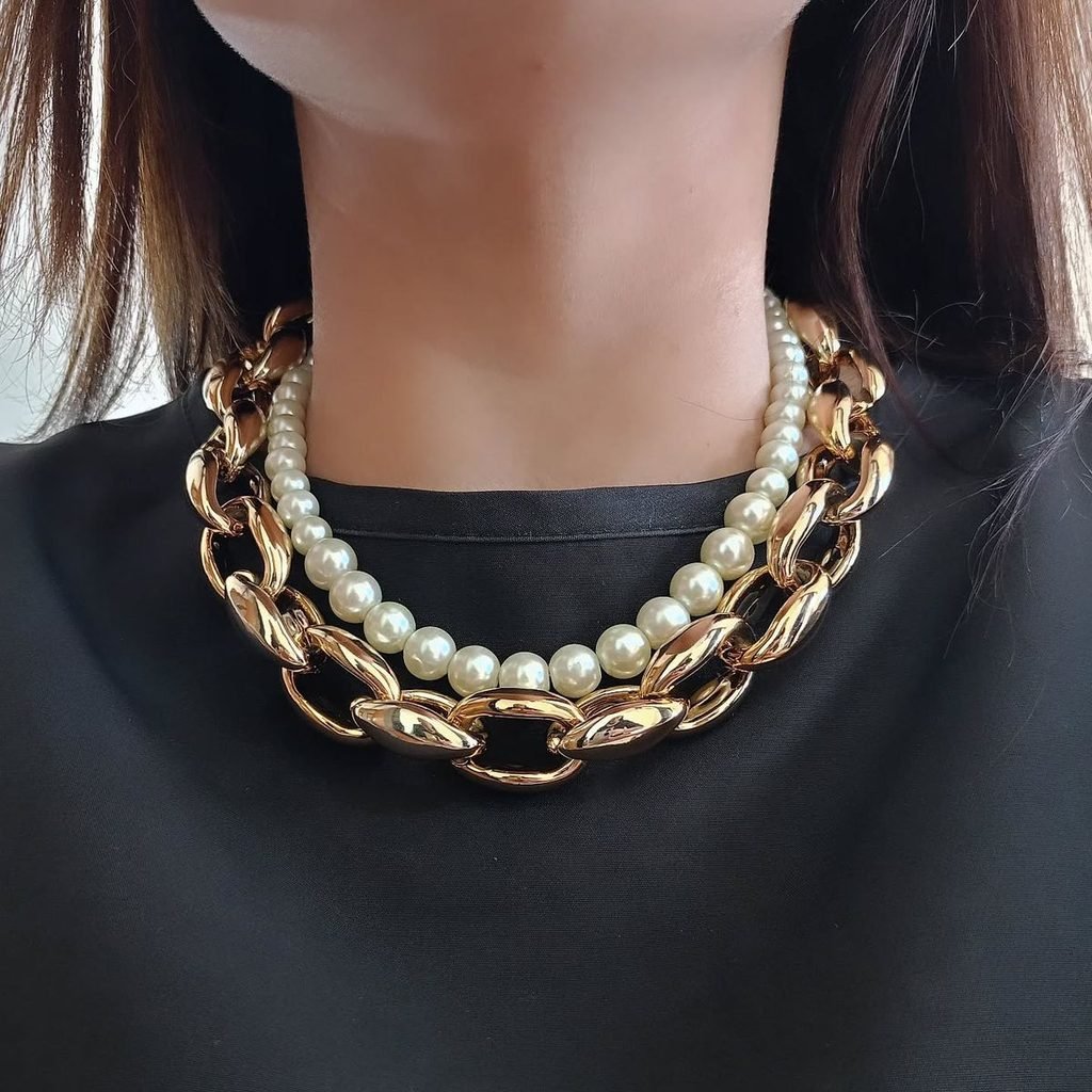 Gargantilha Feminina: o Acessório que Transforma Qualquer Look e Faz Você Brilhar em Qualquer Ocasião! 7 Como combinar gargantilha