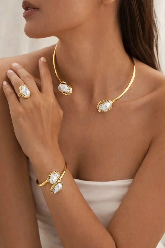 Gargantilha Feminina: o Acessório que Transforma Qualquer Look e Faz Você Brilhar em Qualquer Ocasião! 12 Como escolher a gargantilha feminina